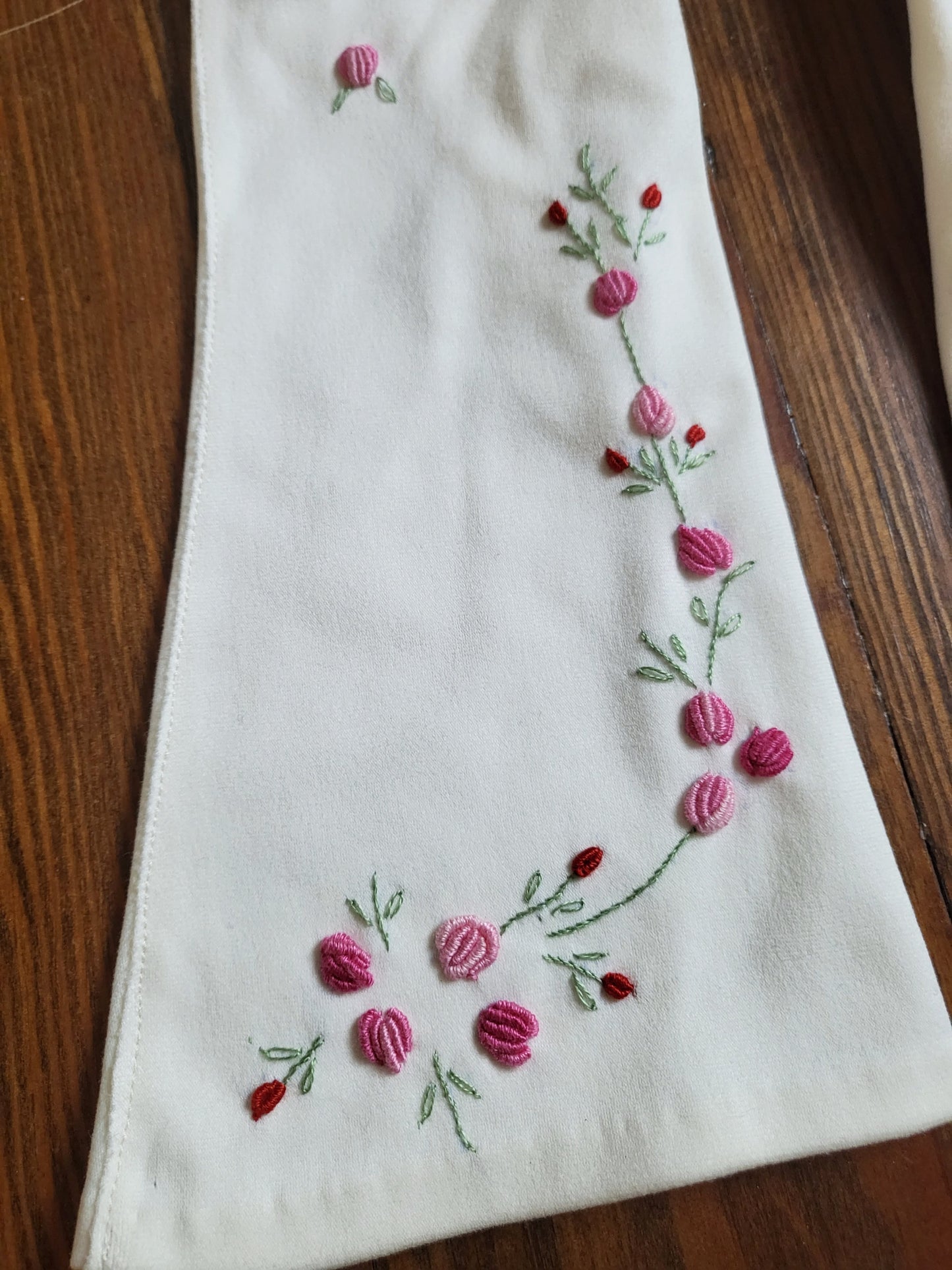 SOLD - Vintage 1950's-1960's Love-Lee by Crescendoe White Gloves with Pink Flowers