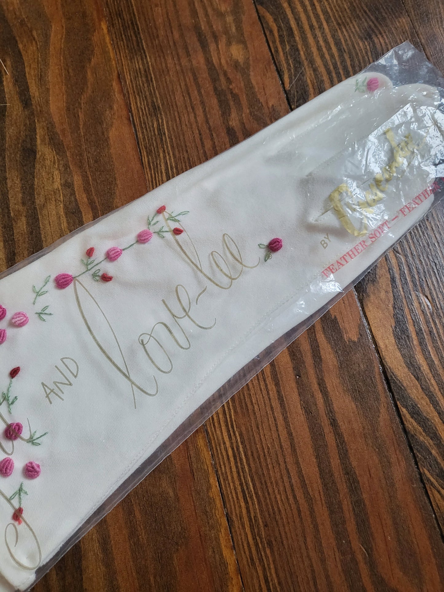 SOLD - Vintage 1950's-1960's Love-Lee by Crescendoe White Gloves with Pink Flowers