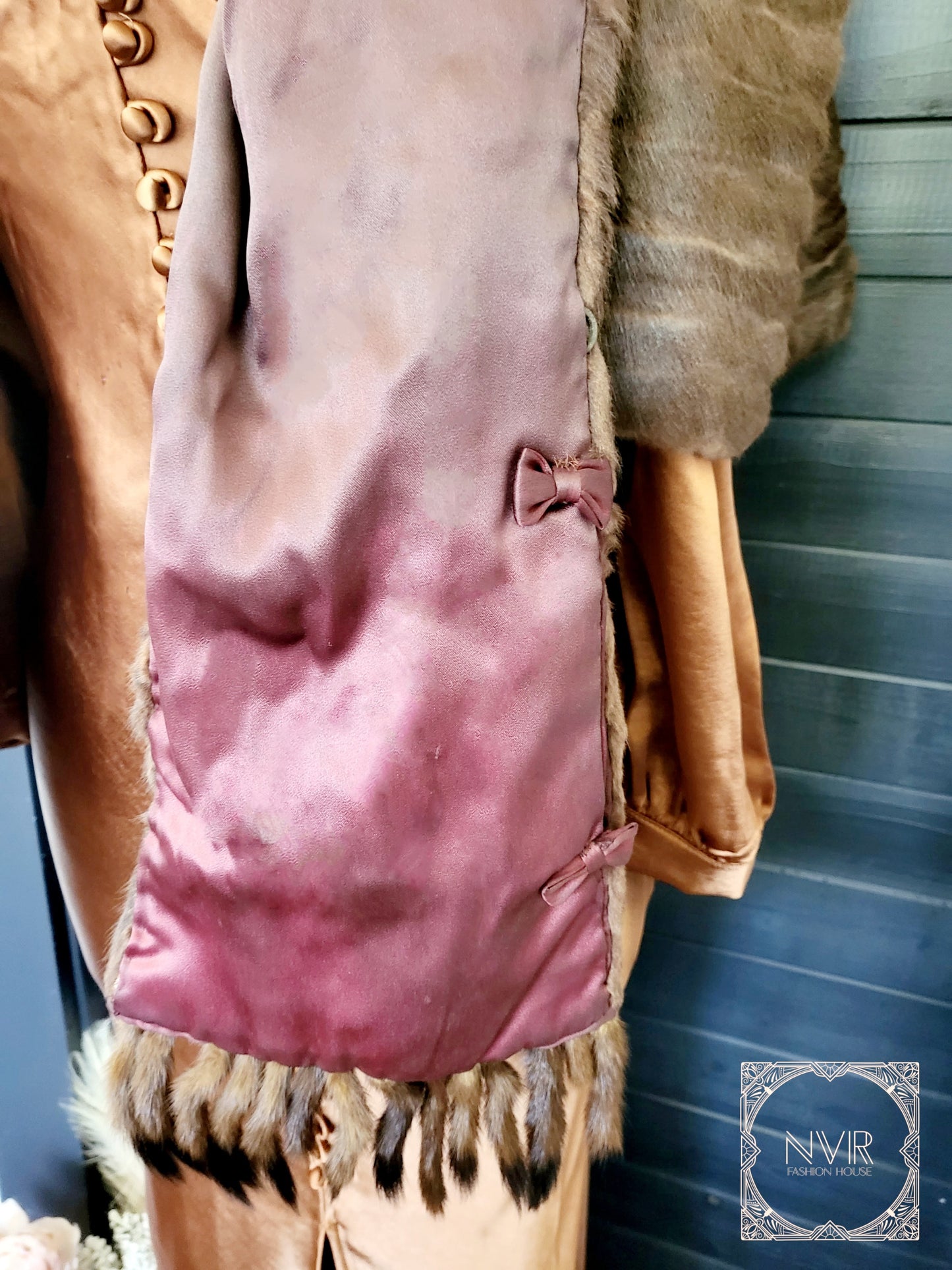 SOLD - Vintage 1950's Mink Fur Capelet/Stole-Chocolate Brown