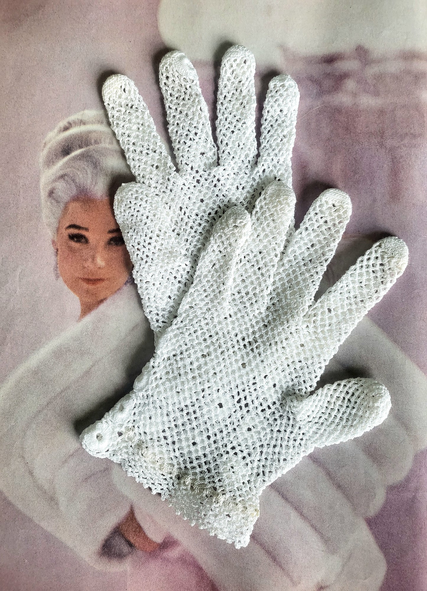 SOLD - Vintage 1950's-1960's White Crocheted "Shorty" Gloves