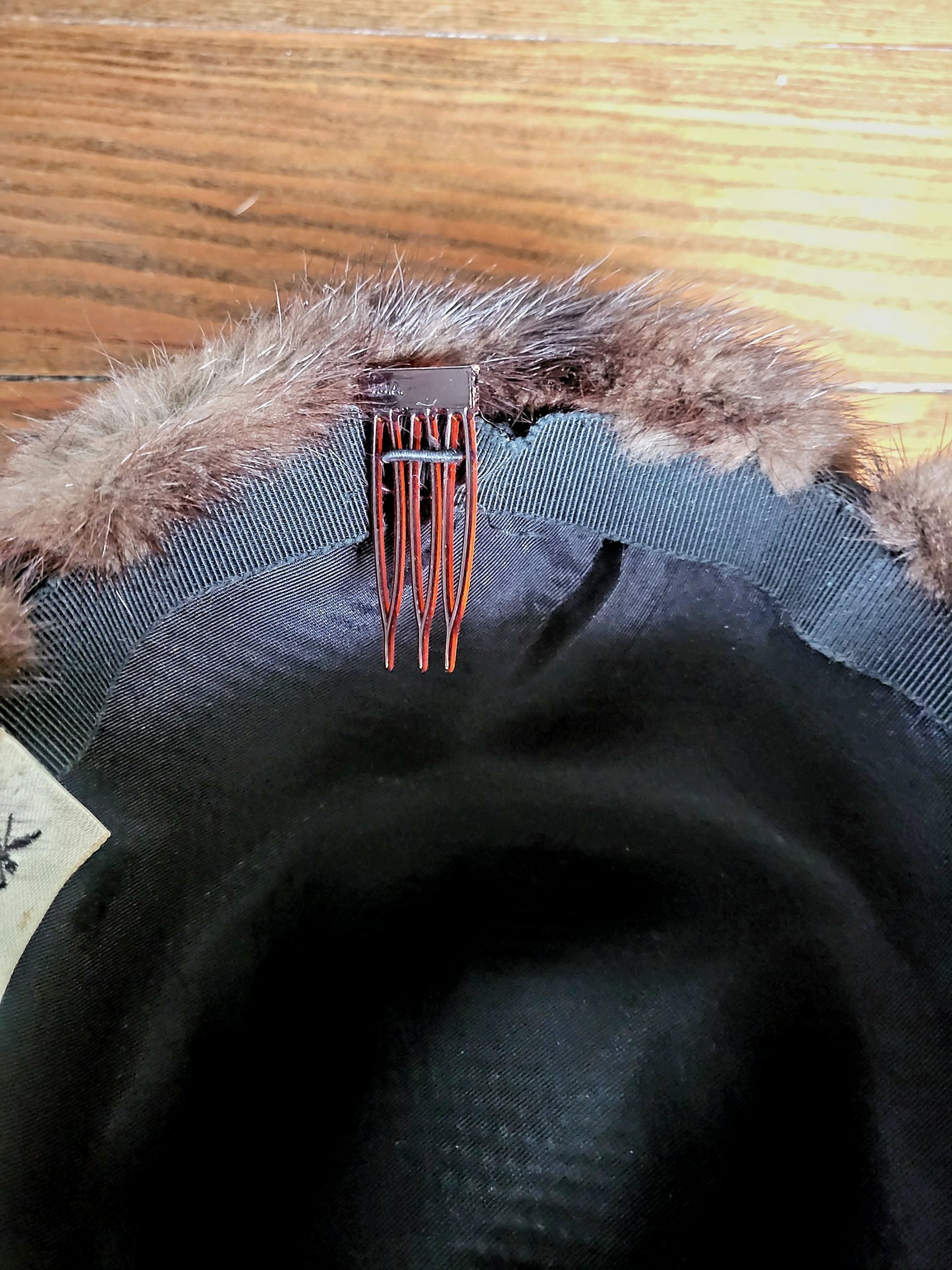 HAT78 - Vintage 1950's-1960's "Esther Pomerantz Fashions" Mink Cap