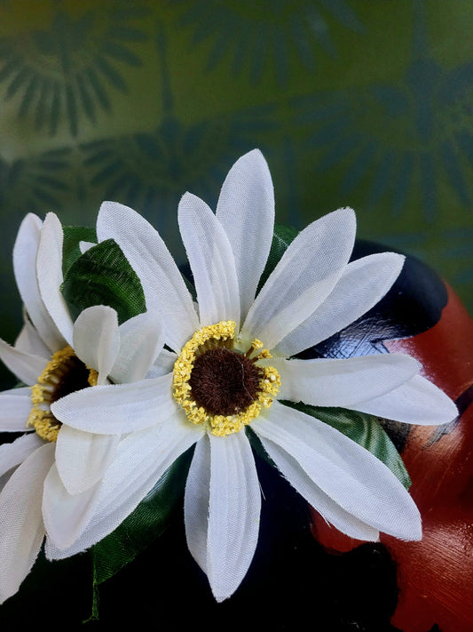 HAT70 - White Daisy Hair Clip
