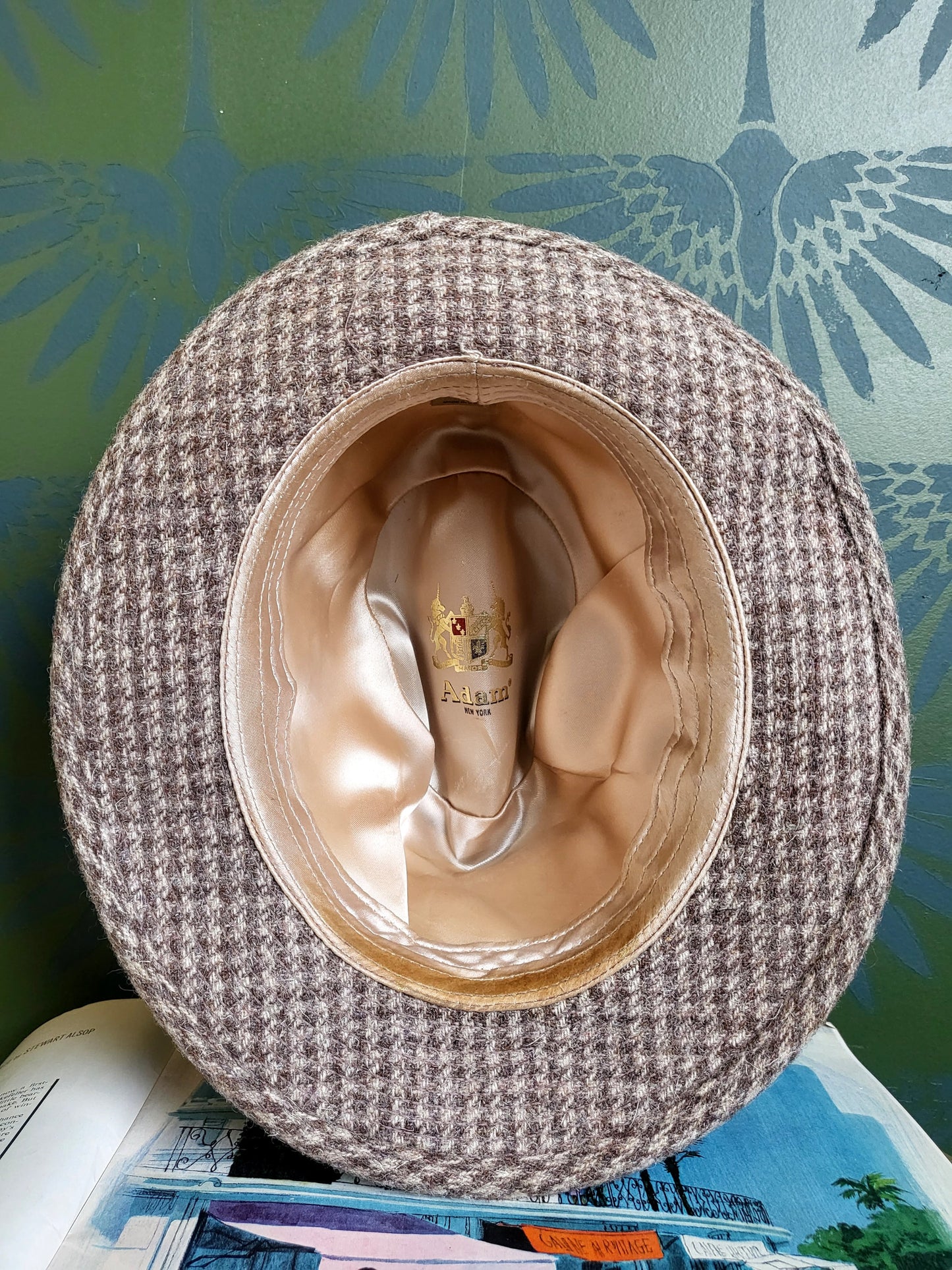 HAT48 - Vintage Adam of New York Houndstooth Stingy Brim Fedora - Tan