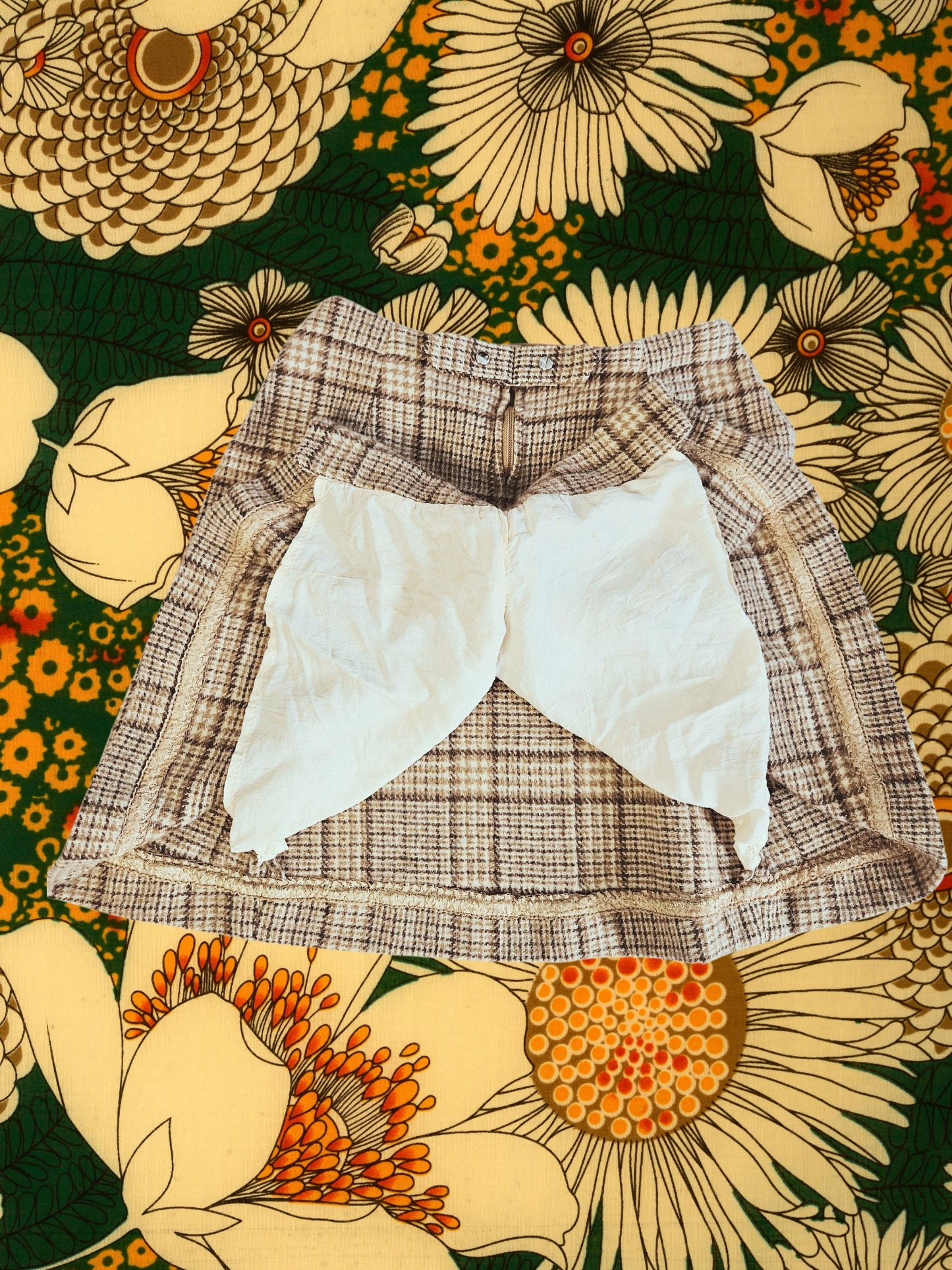 Style 4017 - 1960's Wool Mini Skort