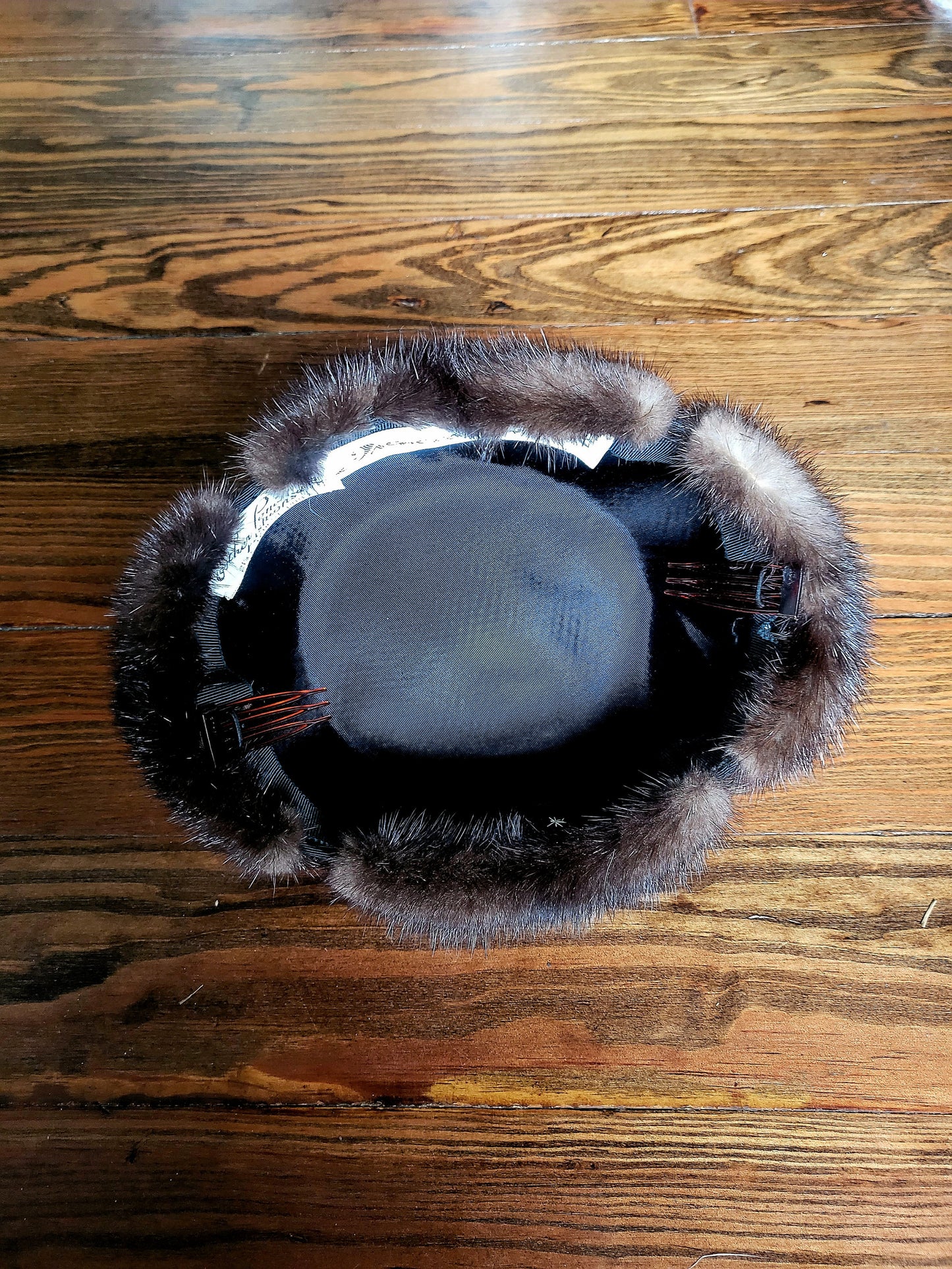 HAT78 - Vintage 1950's-1960's "Esther Pomerantz Fashions" Mink Cap
