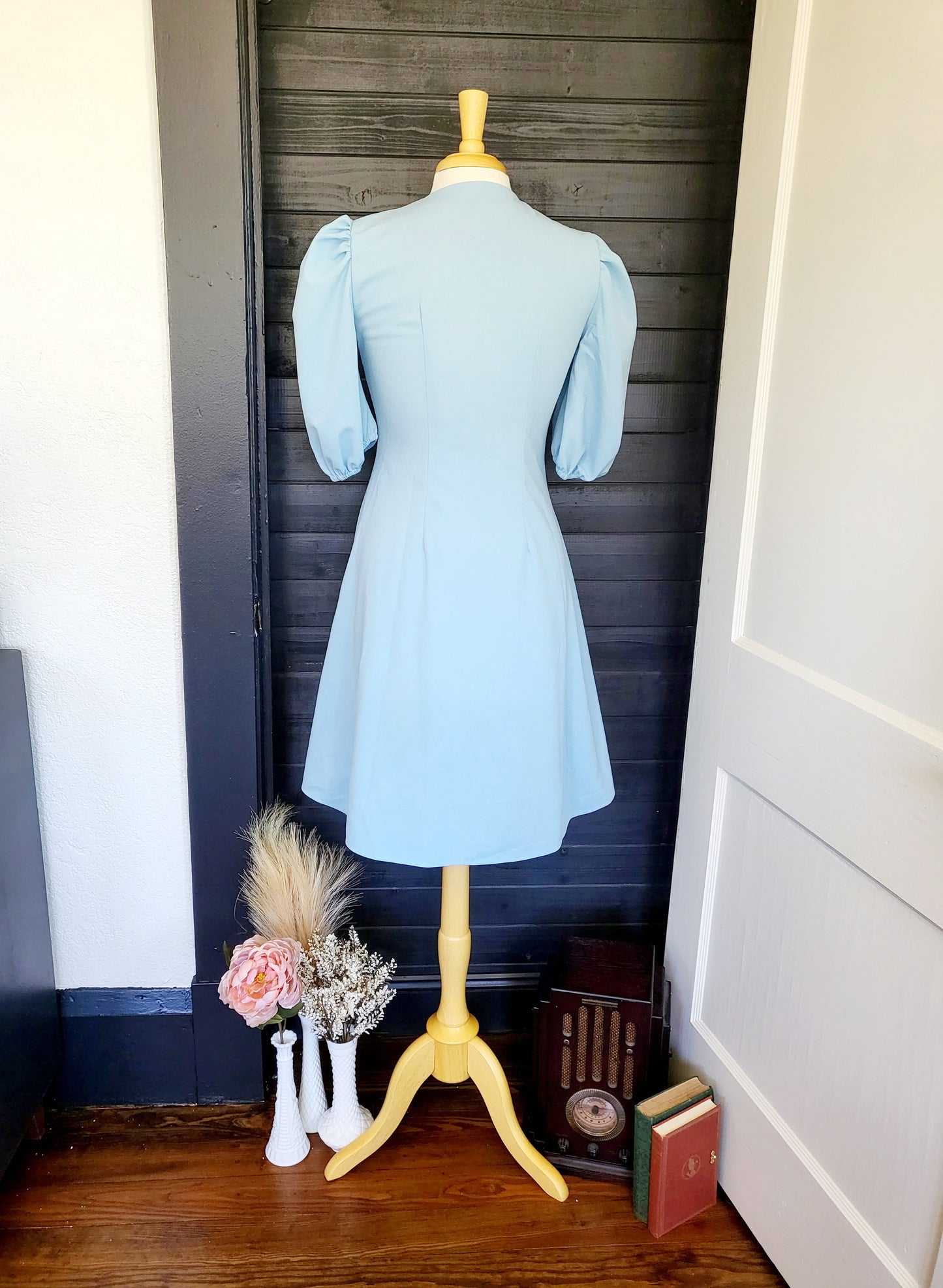 Vintage Style Button Front Keyhole A-line Dress-Pale Blue