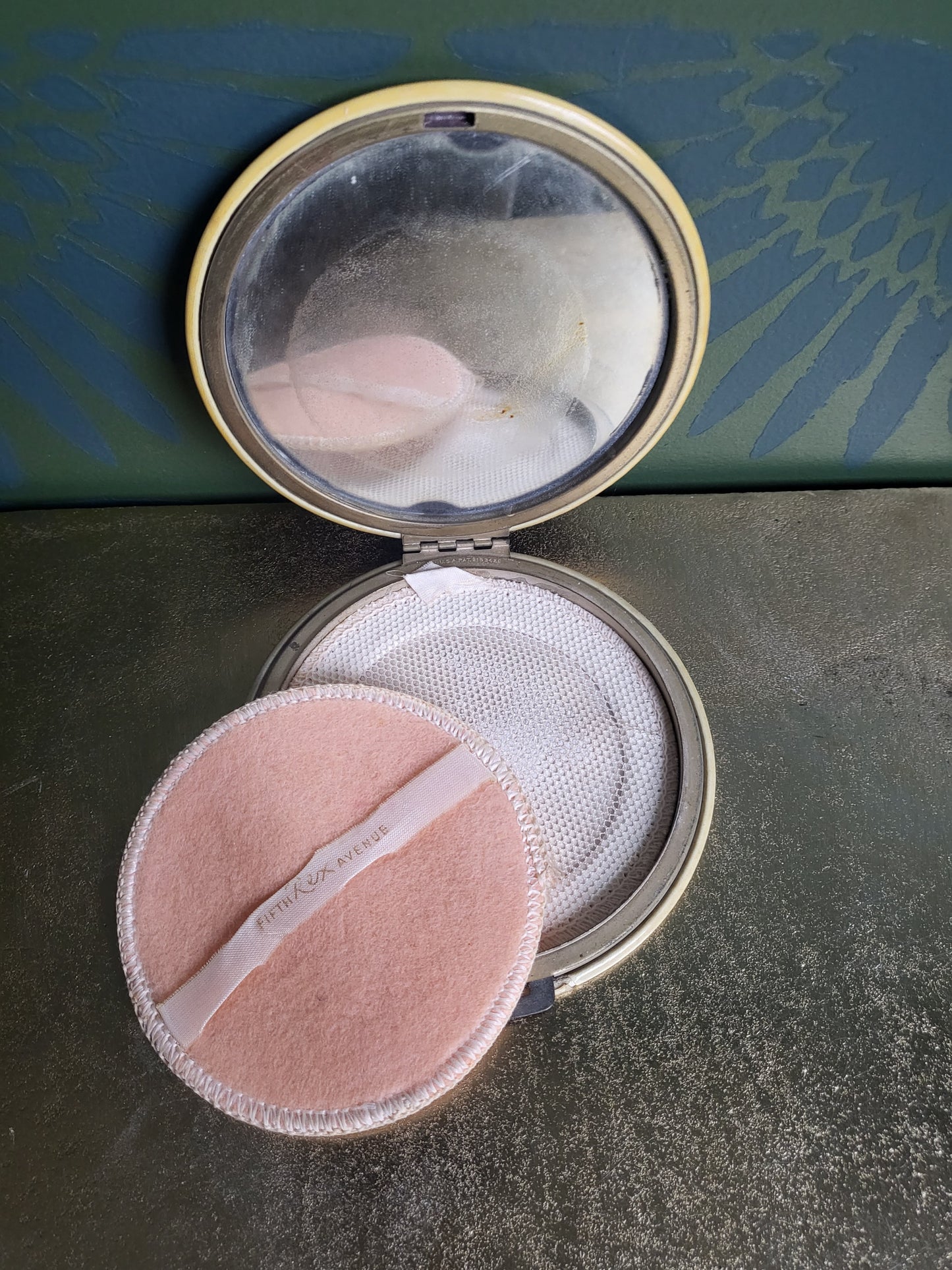 SOLD - Vintage Rex Fifth Avenue Large Face Powder Compact - Daisy