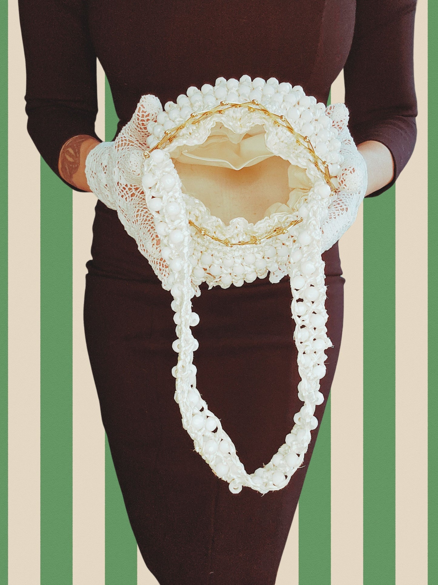 SOLD - Vintage 1950's "Le Jule" White Beaded Straw Accordion Top Bag