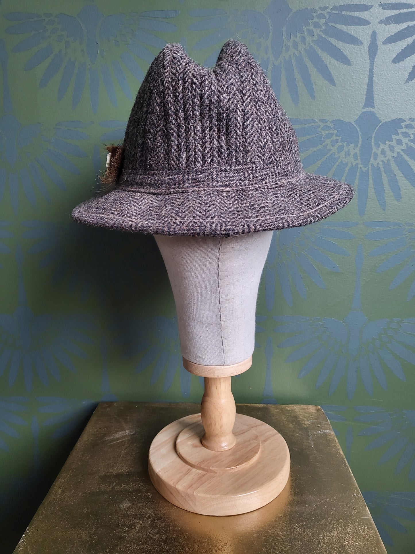 HAT43 - Vintage London Fog Wool Fedora with Hat Pin