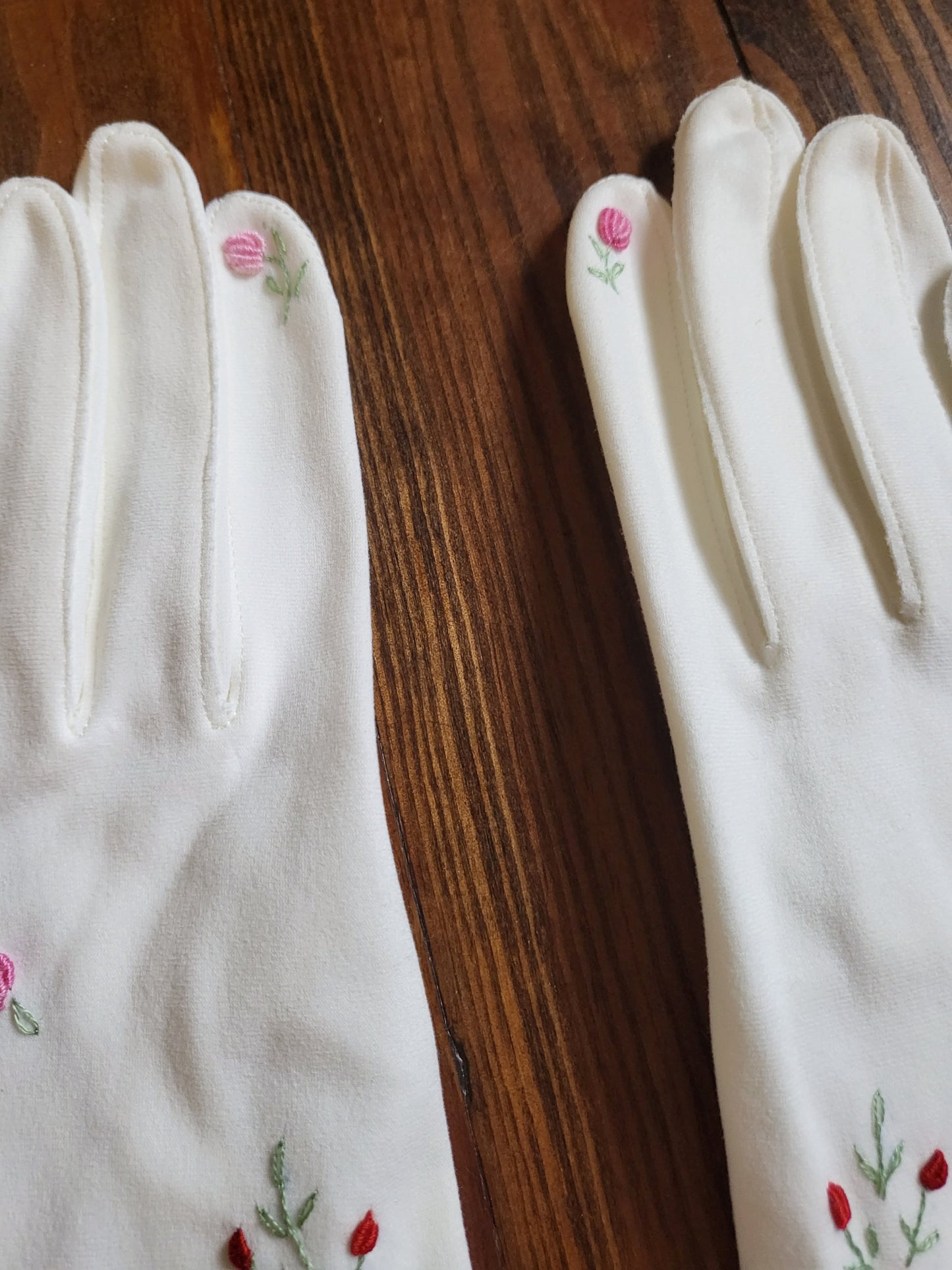 SOLD - Vintage 1950's-1960's Love-Lee by Crescendoe White Gloves with Pink Flowers