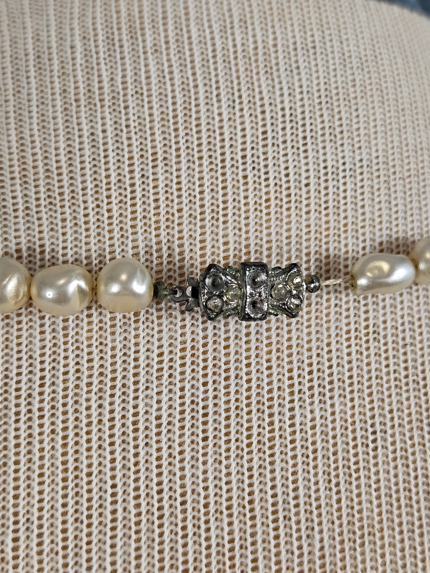 Vintage Baroque Pearl Necklace - Graduated Size - Beige