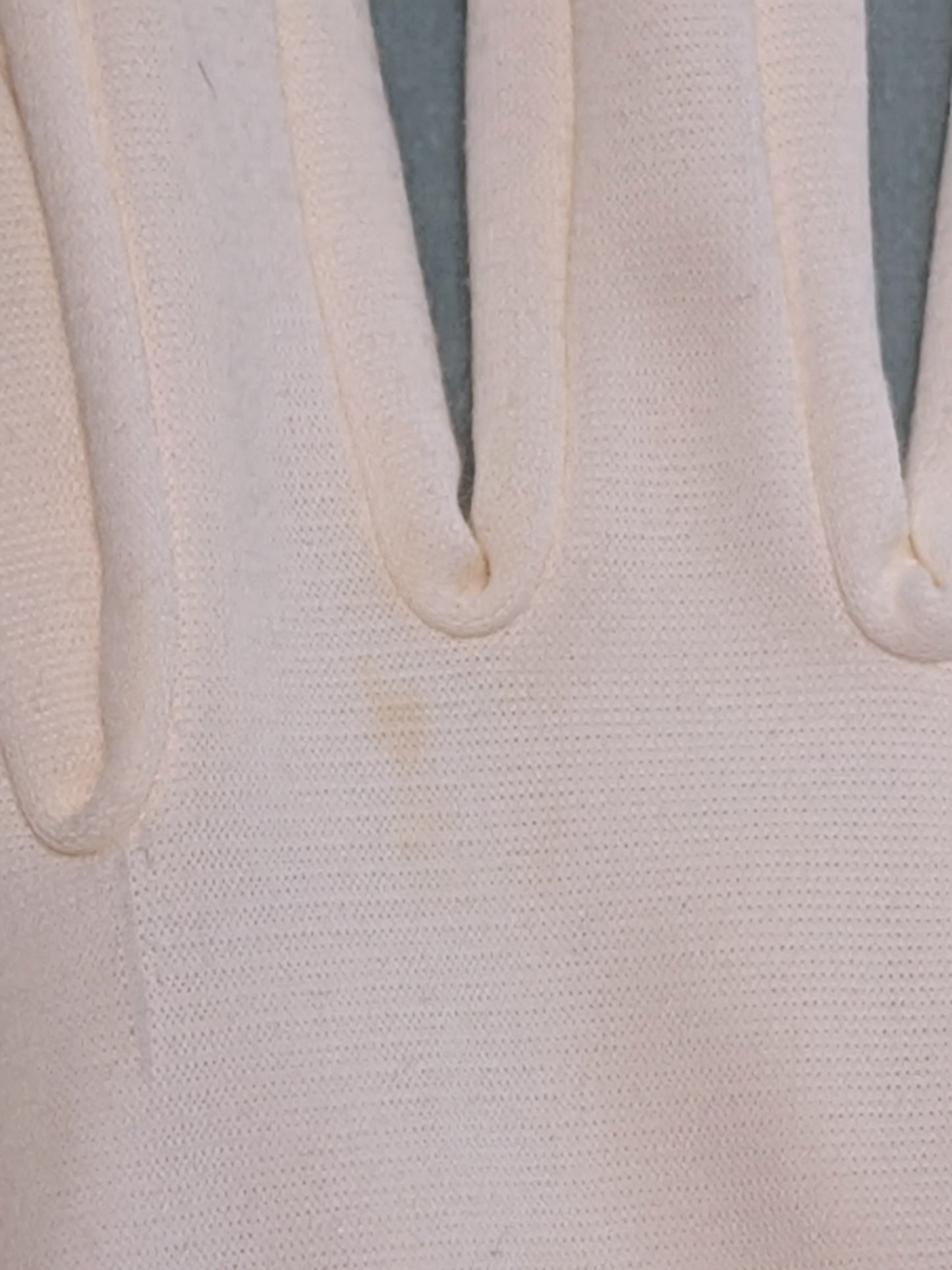 Vintage 1950s White Slouch Shorty Gloves