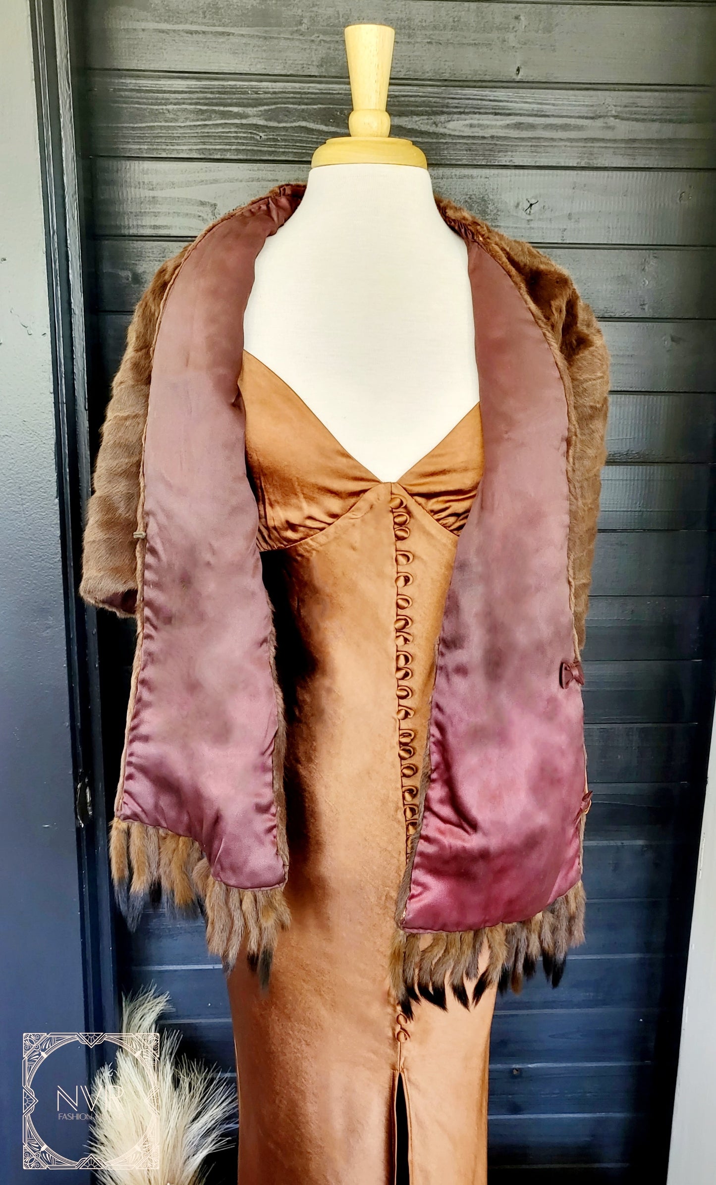 SOLD - Vintage 1950's Mink Fur Capelet/Stole-Chocolate Brown