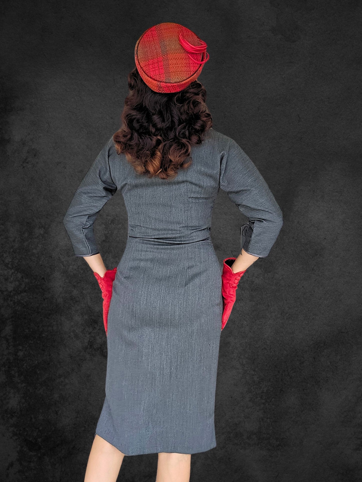 SOLD - Vintage 1950's-1960's "Ching Chin E. of Chicago" Charcoal Grey Cheongsam