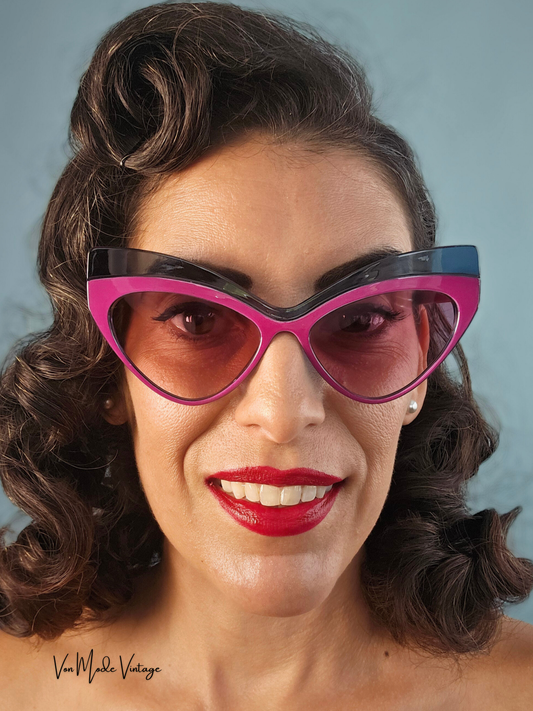 1950s Style Wide Cat Eye - Pink