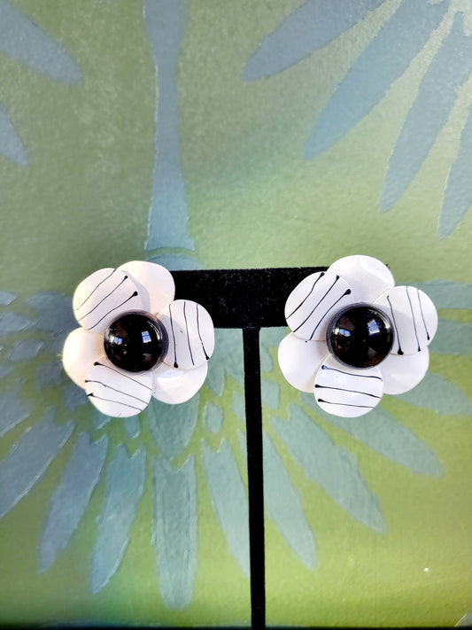 SOLD - Vintage White and Black Abstract Flower Earrings and Bracelet Set