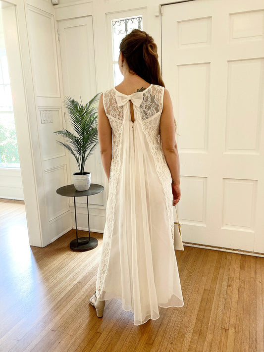 SOLD - Vintage 1960's "Anne Fogarty" Daisy Trim White Linen Shift Dress