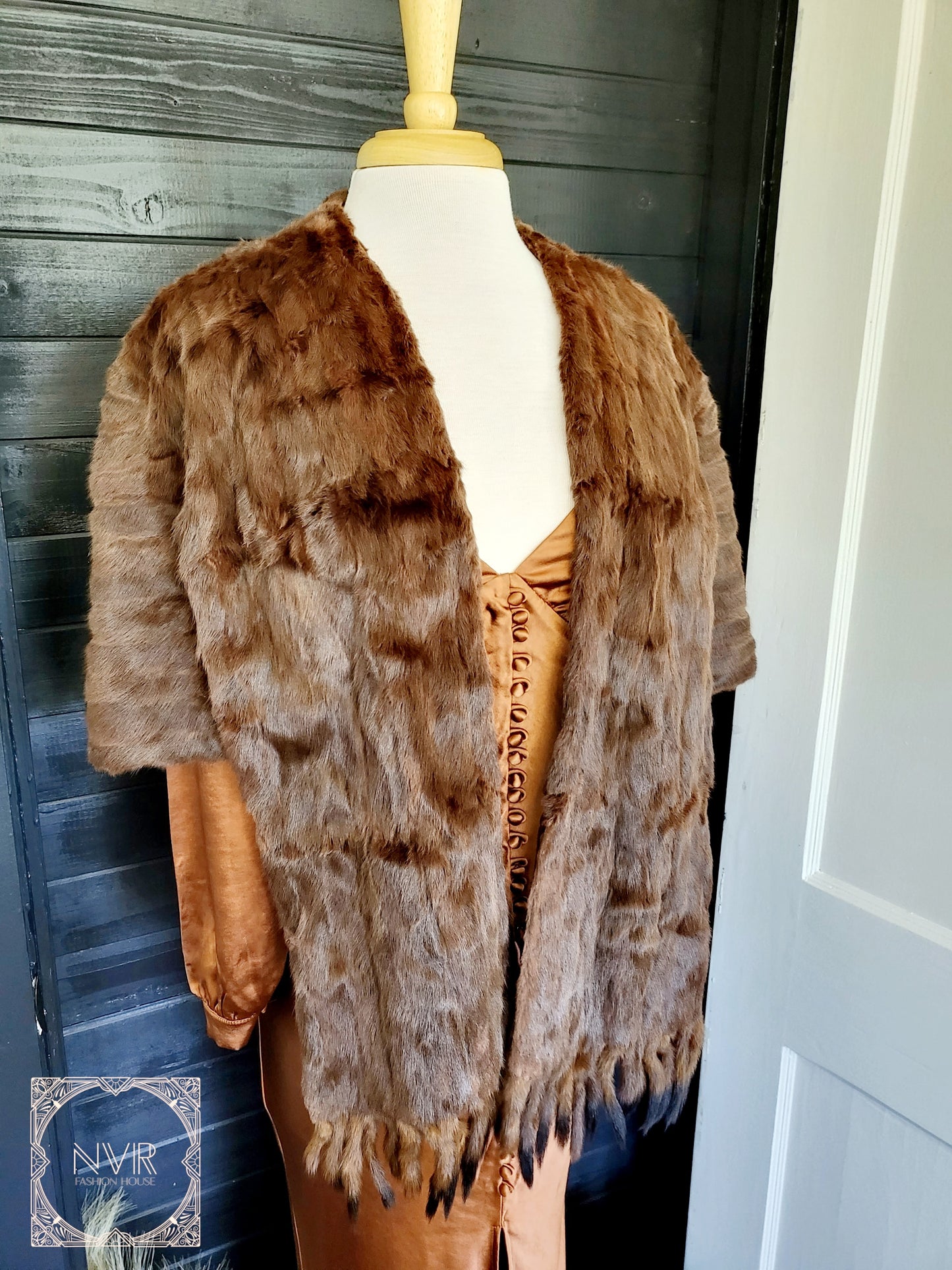 SOLD - Vintage 1950's Mink Fur Capelet/Stole-Chocolate Brown