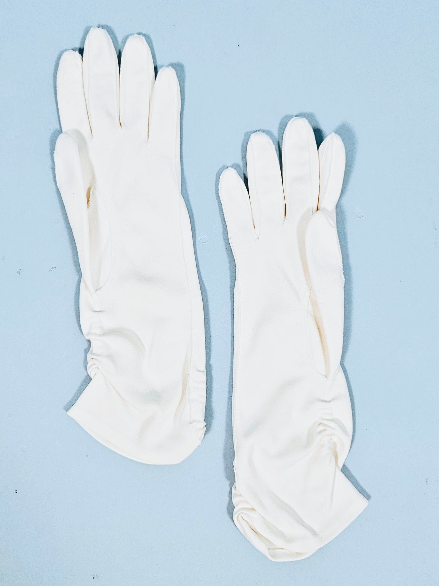 Vintage Mid-Century White Slouch Gloves