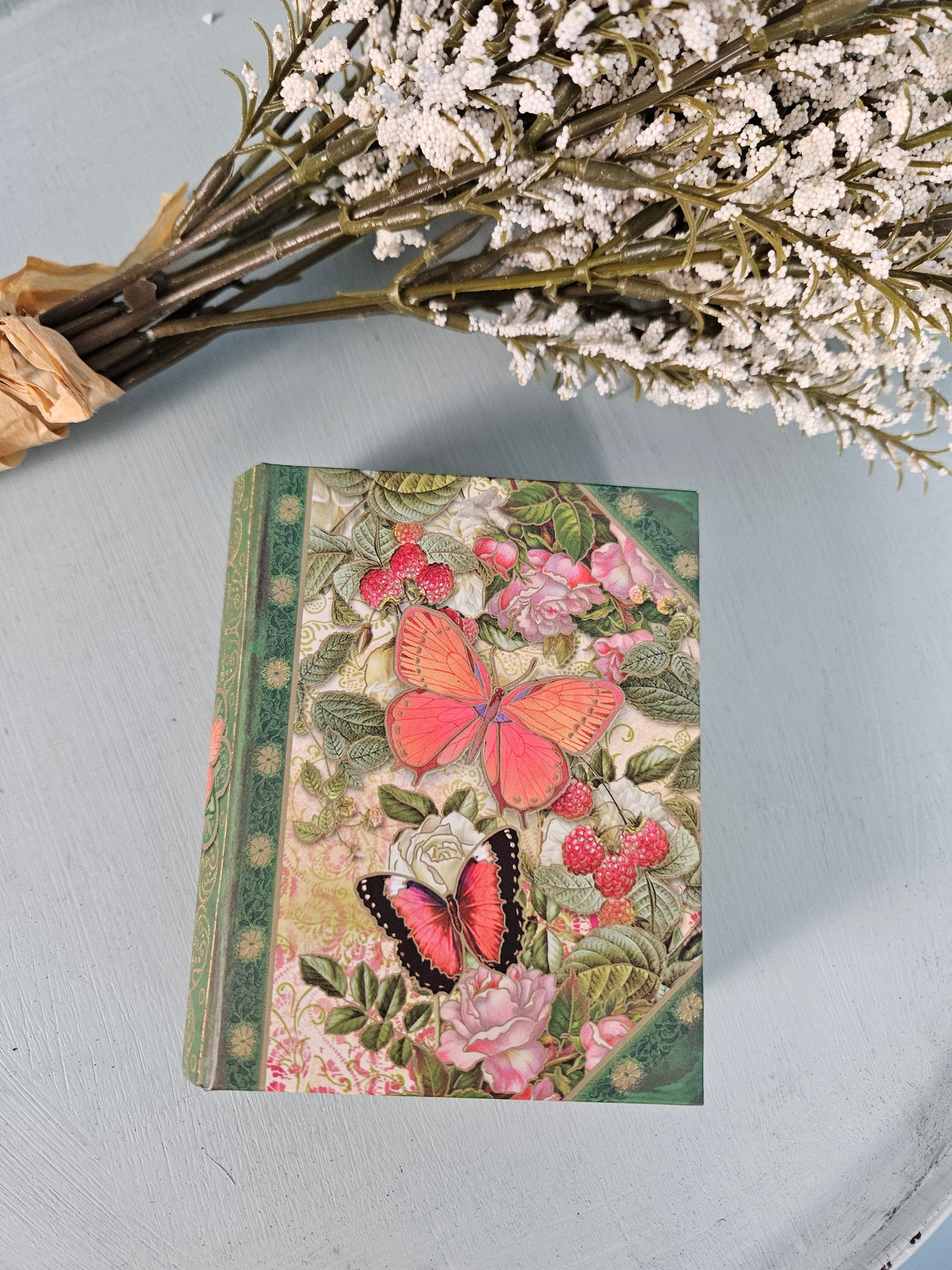 Vintage Style Mini Book Hidden Notes - Green