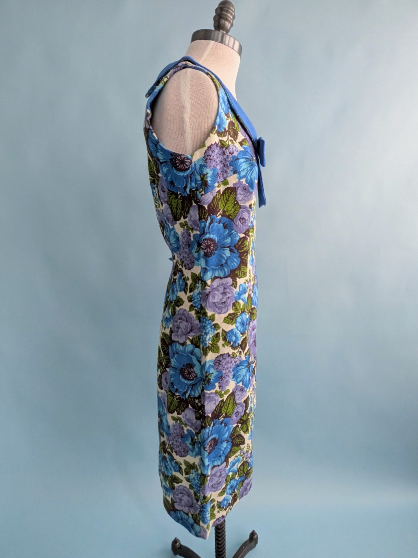 Vintage Mid-Century "Wilyum Sez" Blue & Purple Floral Sack Dress