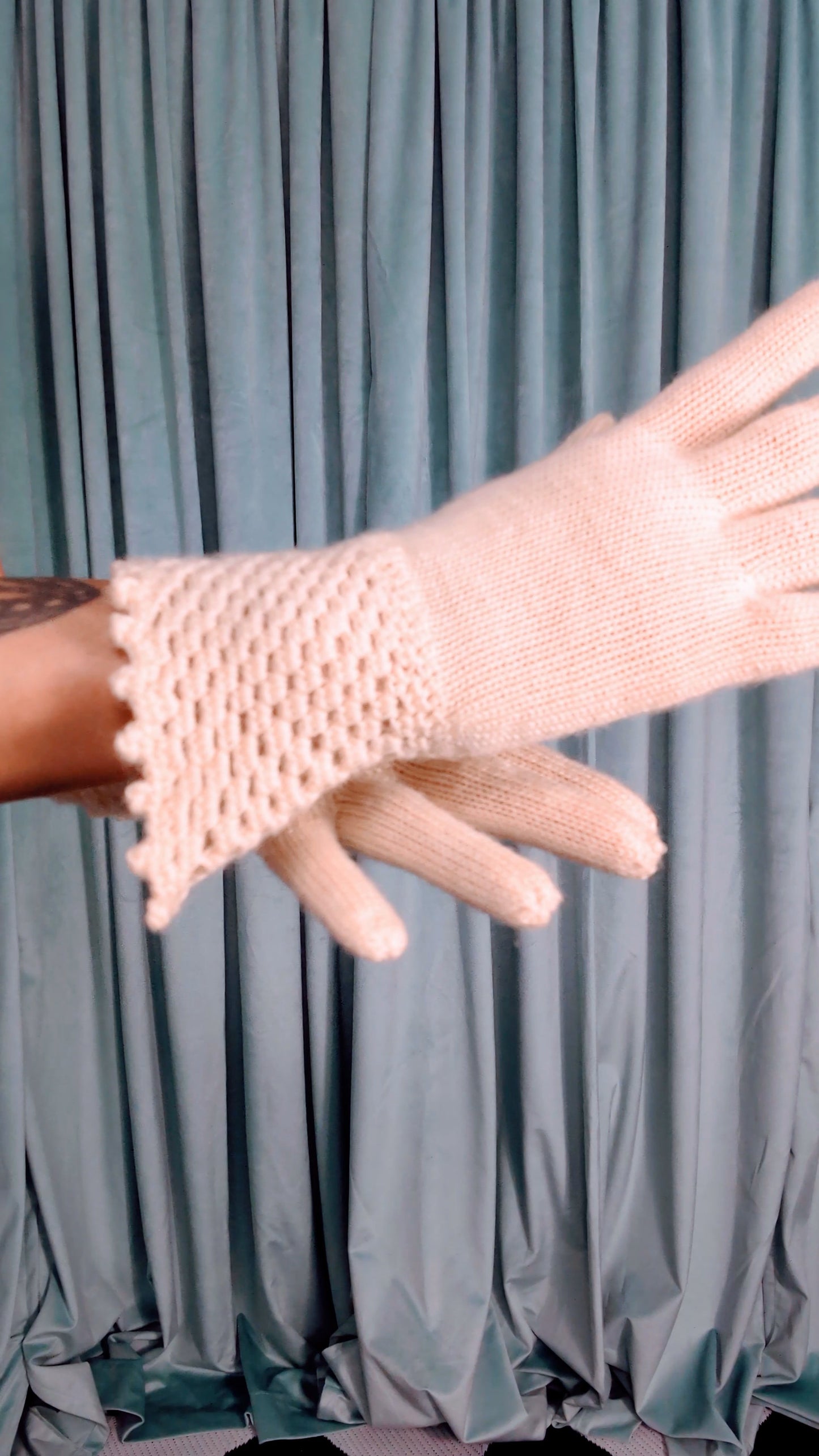 Vintage 1950s Beige Knitted Gloves- Open Weave Wrist Detail