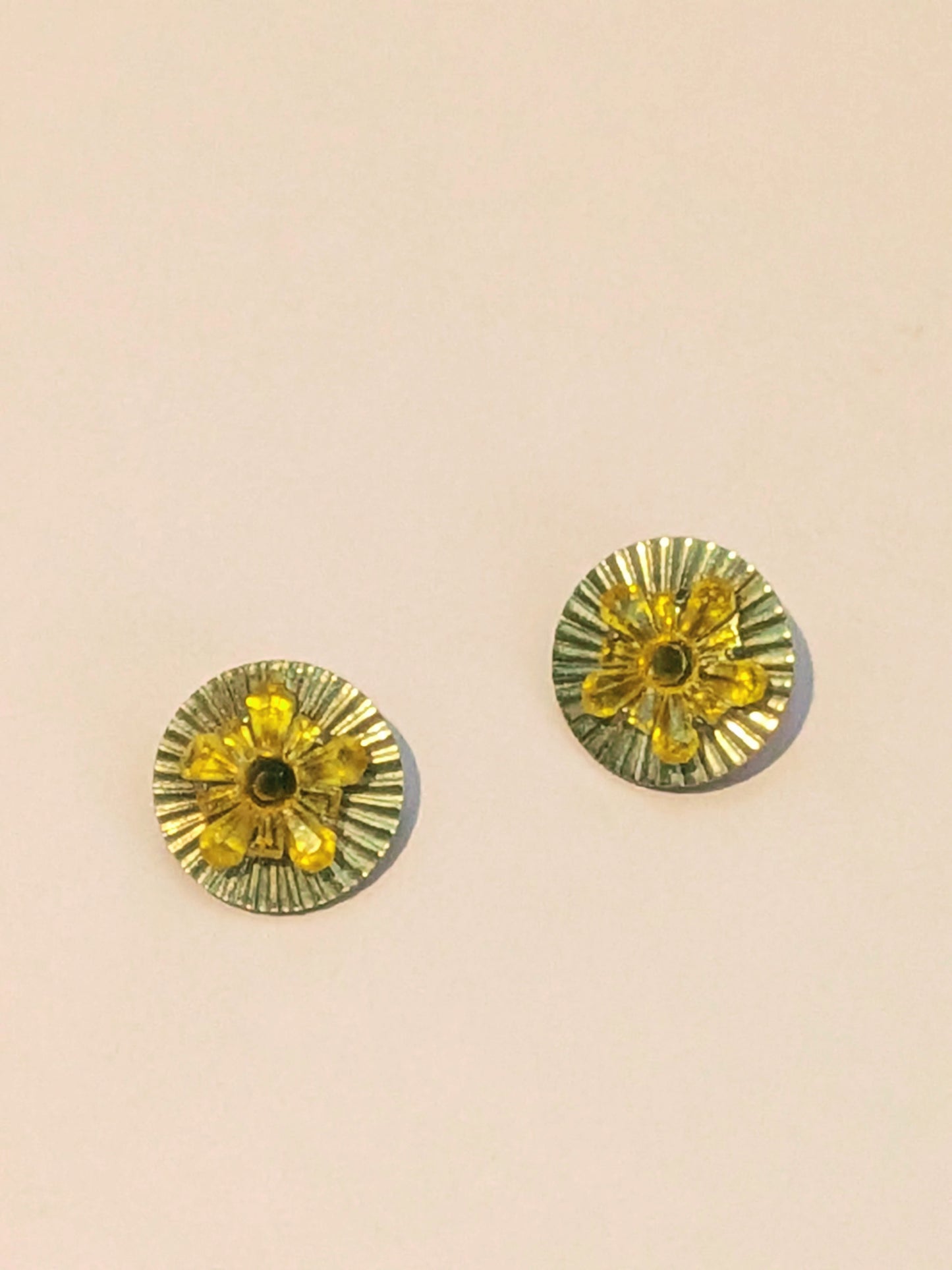 Vintage 1950s-1960s Golden Starburst Flower Earrings