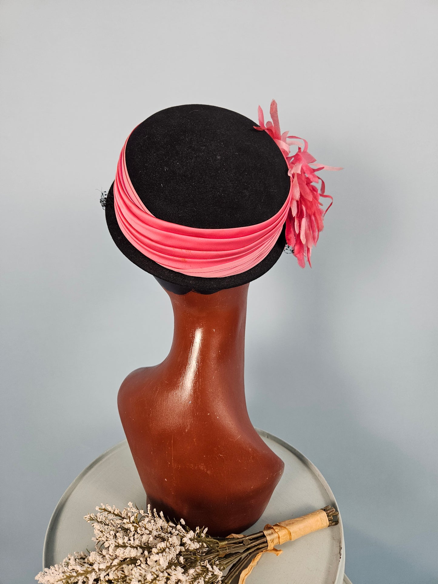Vintage 1960s Marché Exclusive Wool & Ribbon Cap