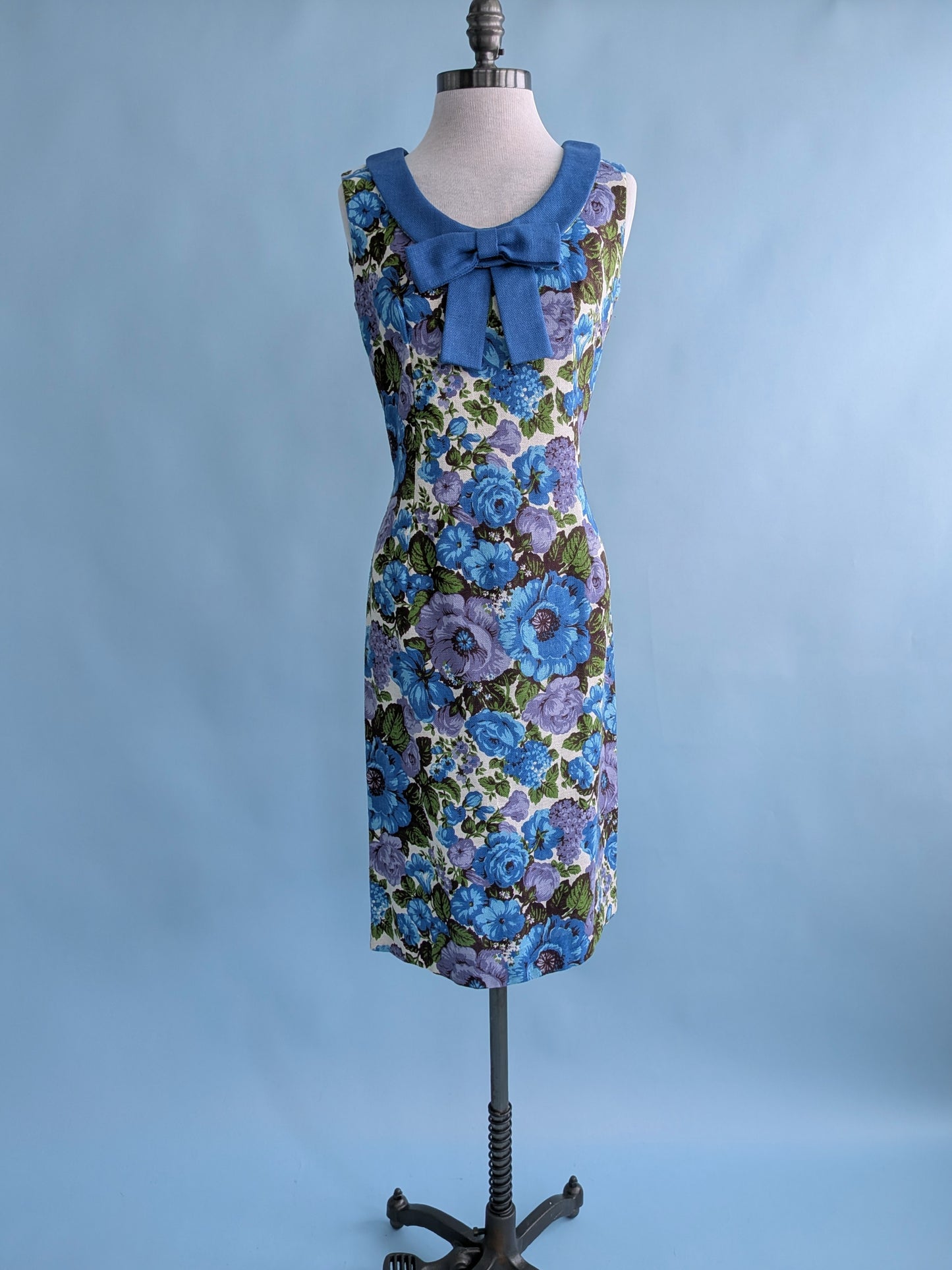 Vintage Mid-Century "Wilyum Sez" Blue & Purple Floral Sack Dress