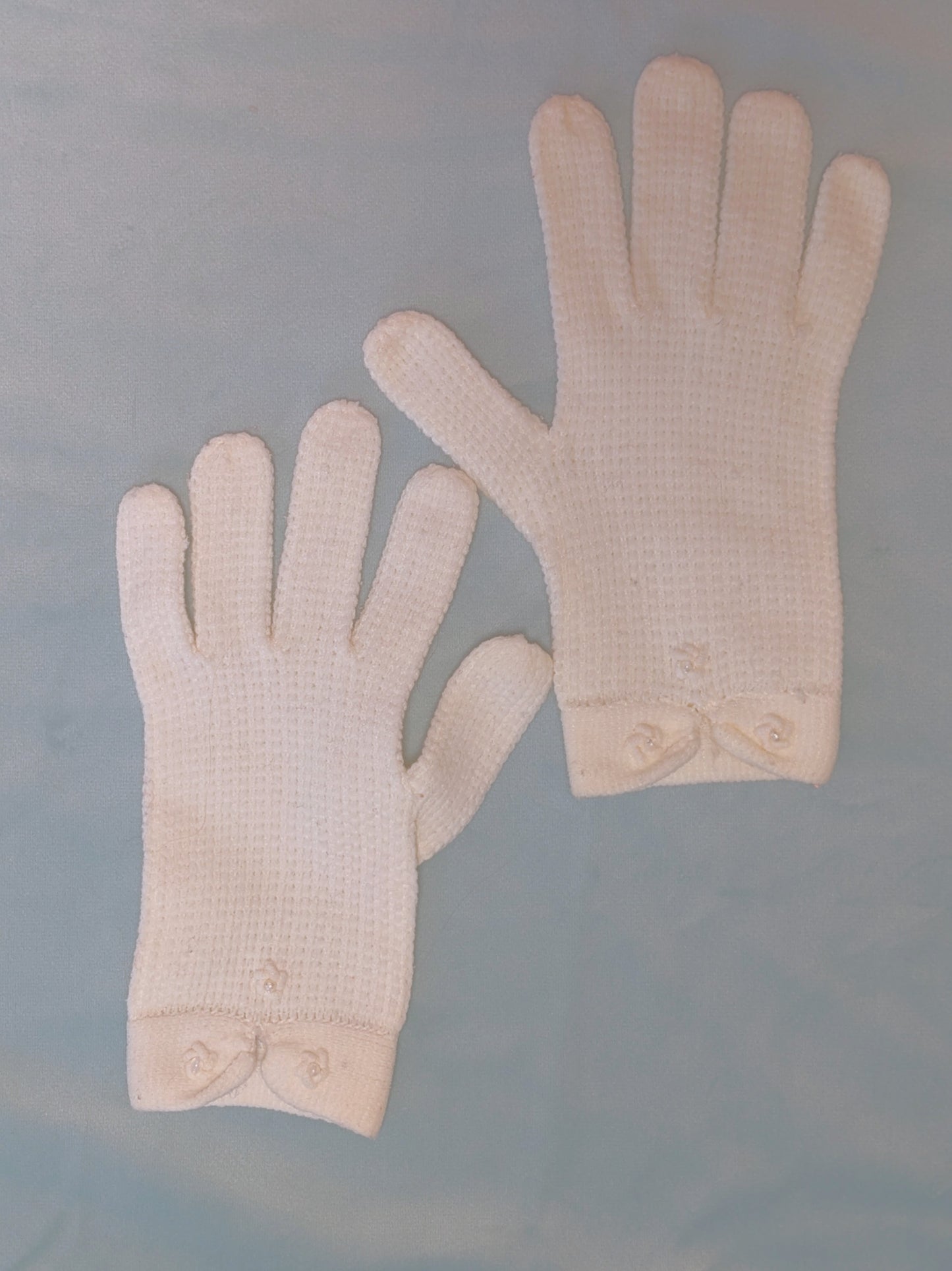 Vintage 1950s White Knitted Gloves