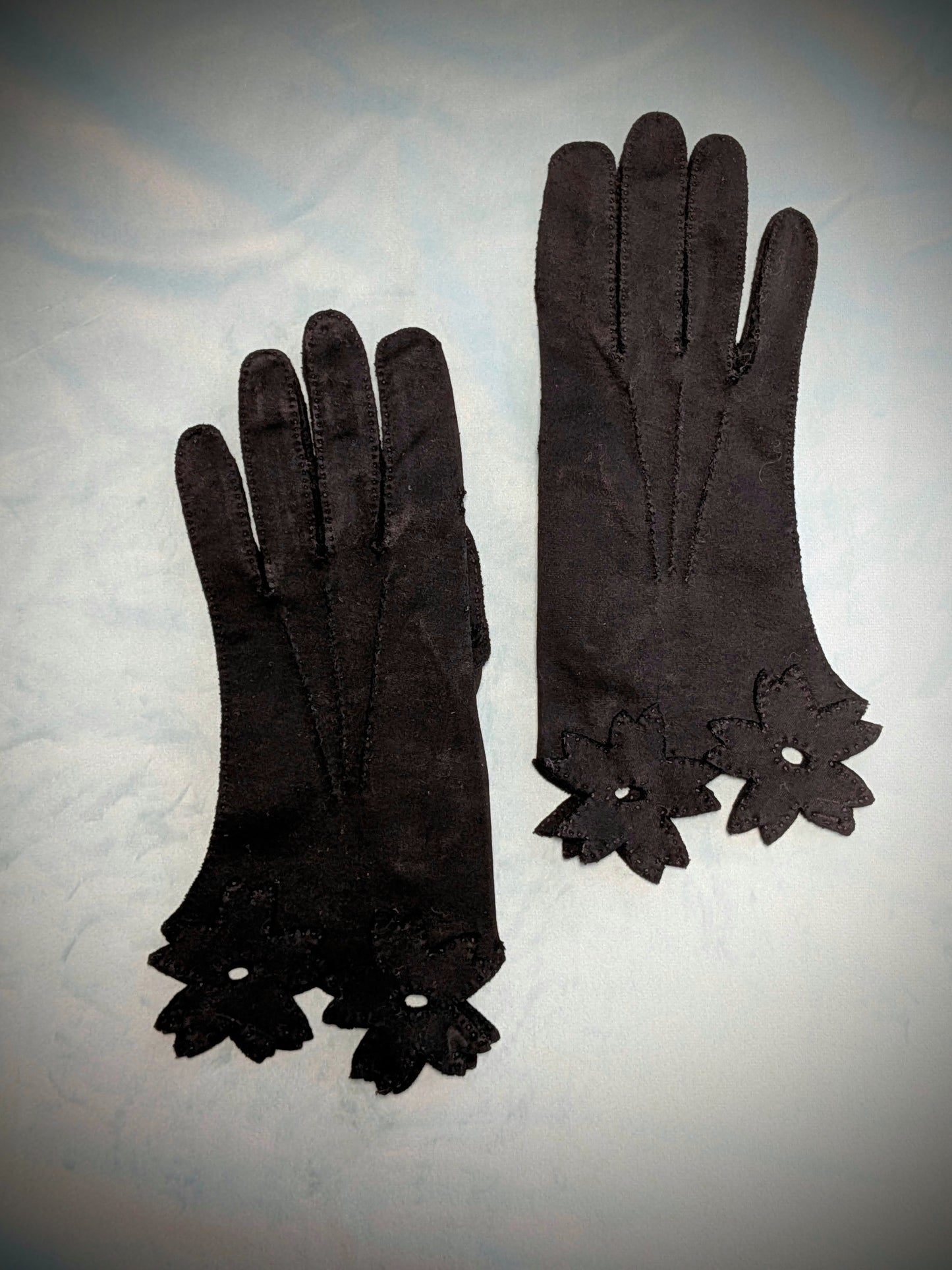 Vintage 1950s "Elvette" Black Gloves -Floral Wrist