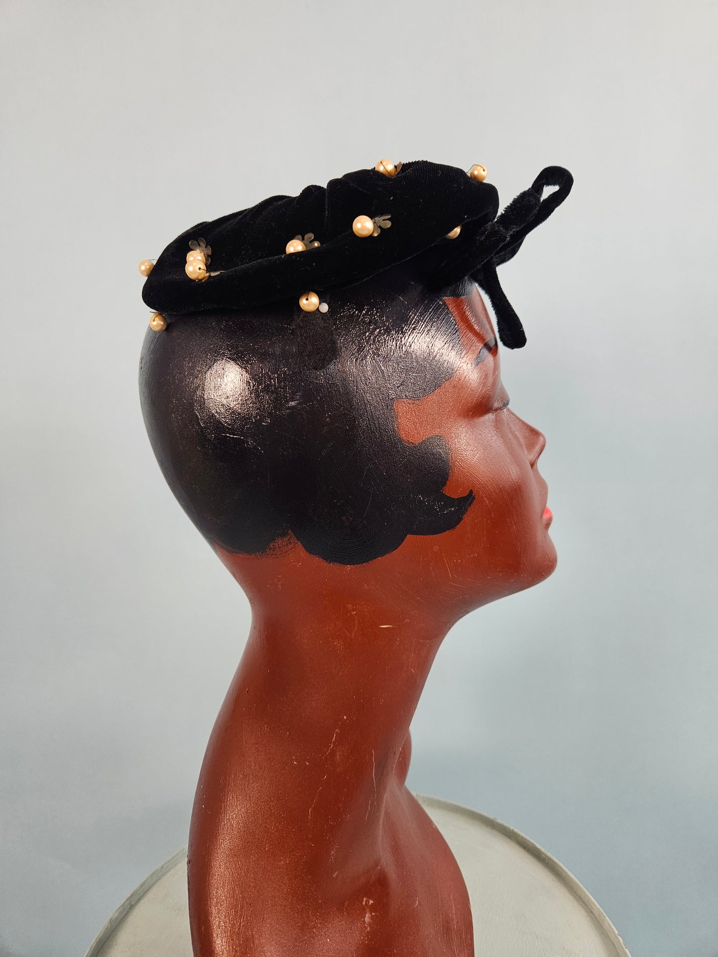 Vintage Dahlia Black Velvet Kidney Topper