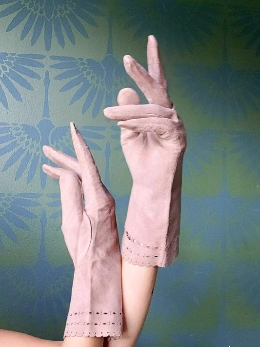 Vintage 1940's-1950's Tan Suede Gloves