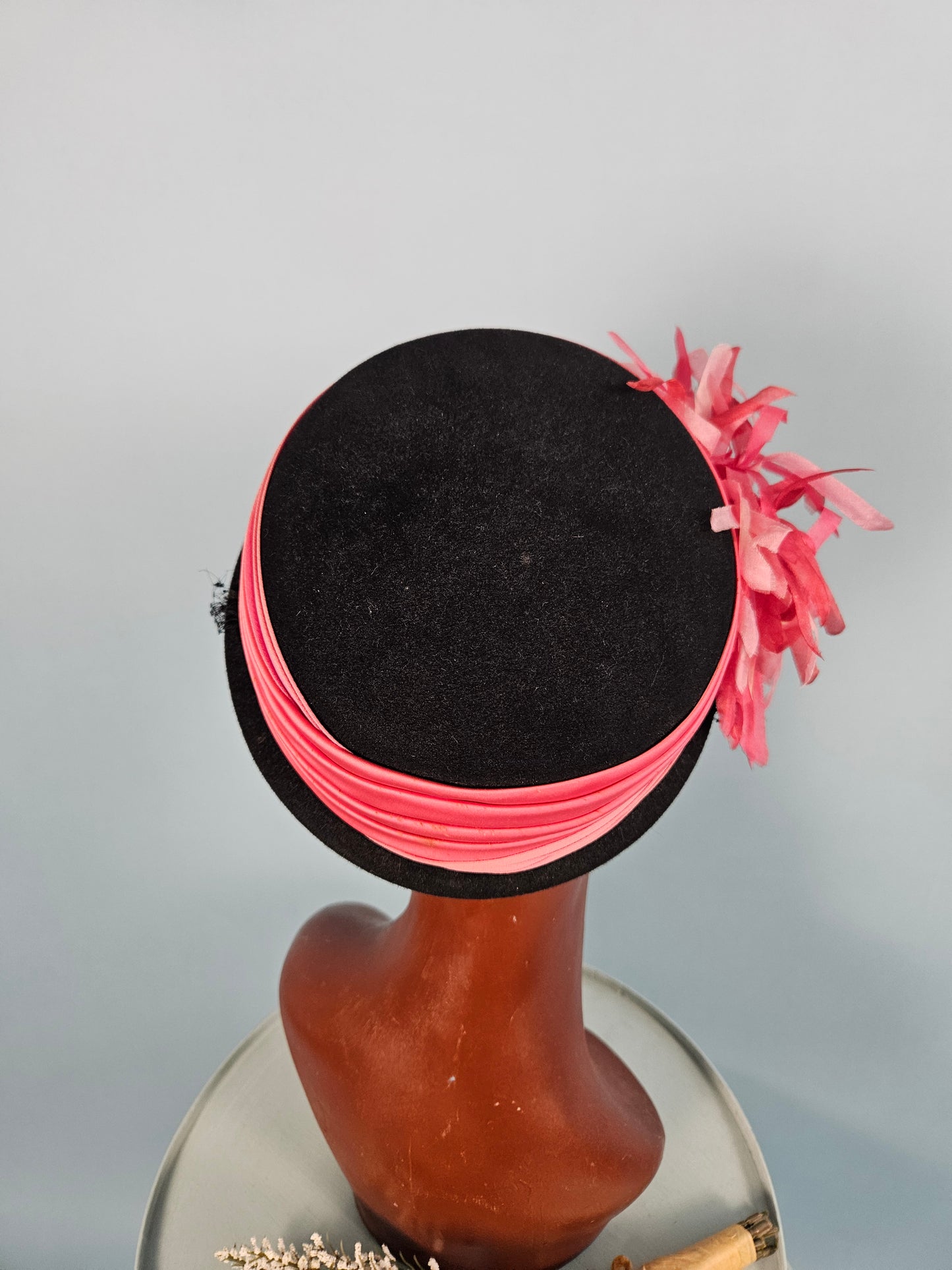 Vintage 1960s Marché Exclusive Wool & Ribbon Cap