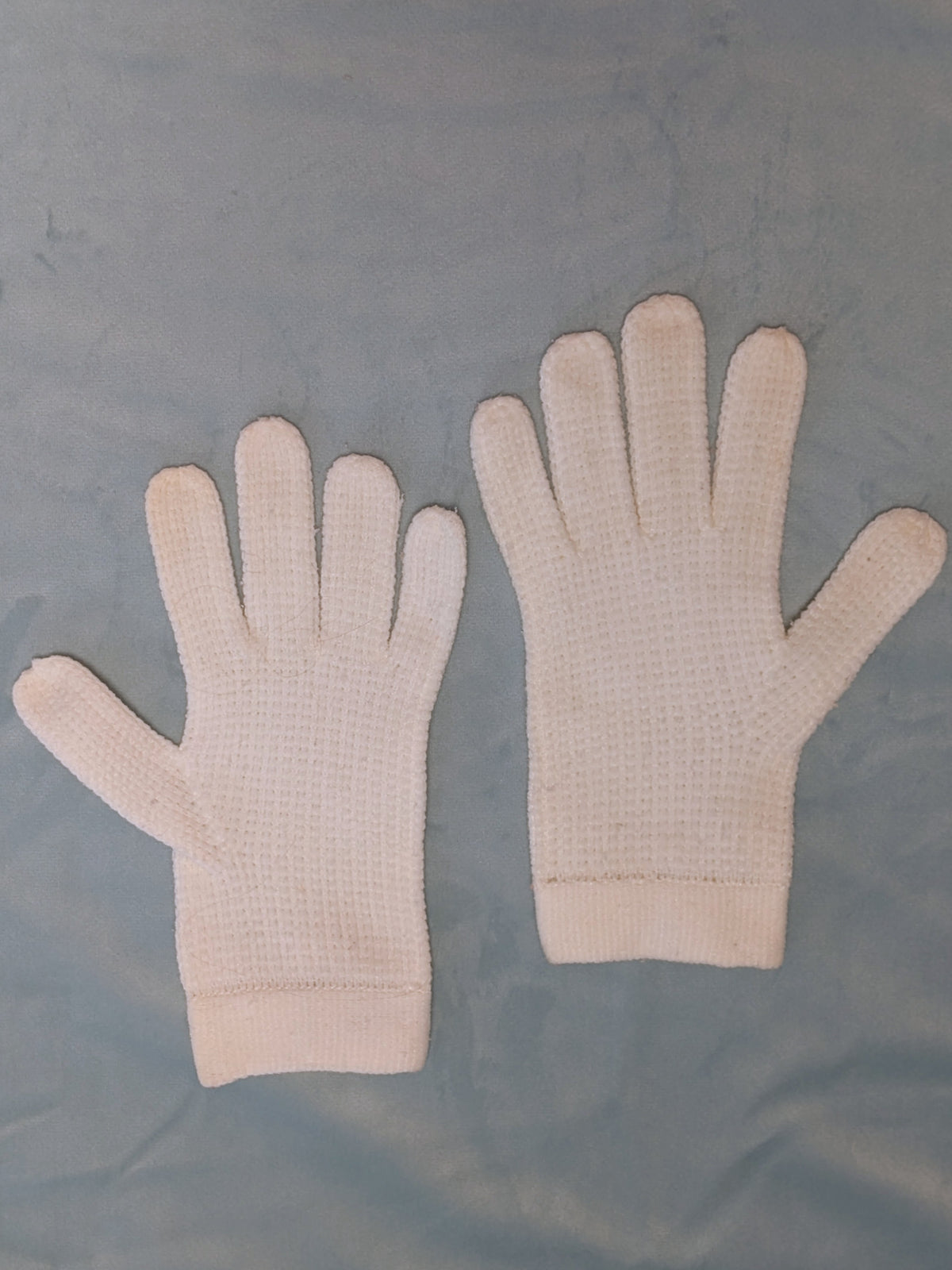 Vintage 1950s White Knitted Gloves
