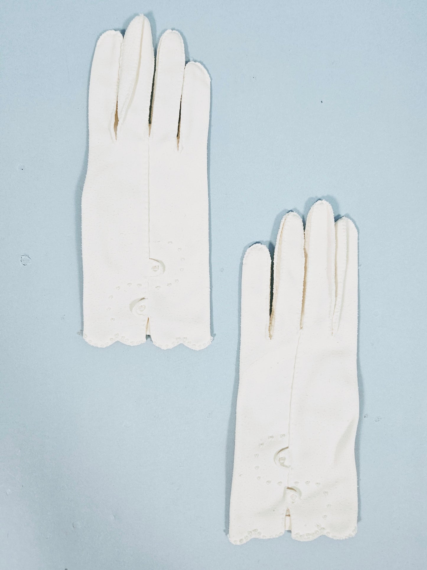 Vintage Mid-century Ivory Beaded Shorty Gloves