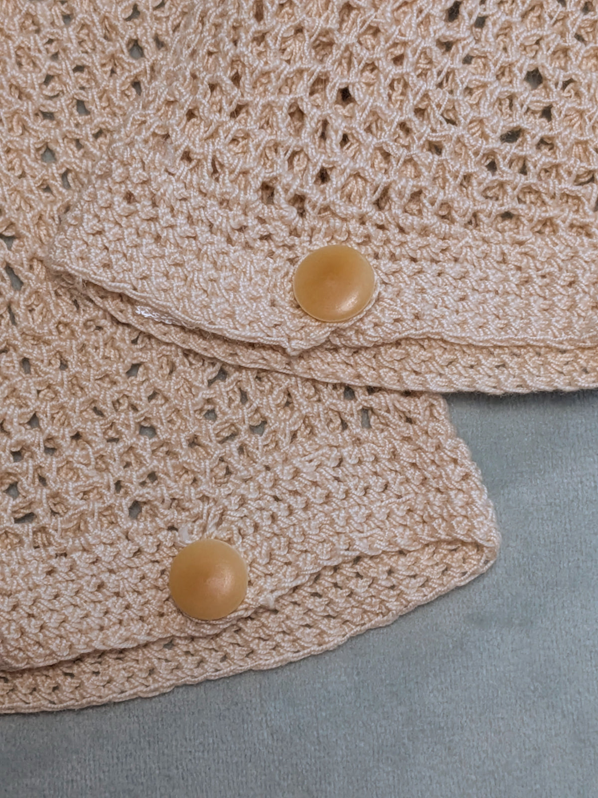 Vintage 1950s Beige Crocheted Gloves