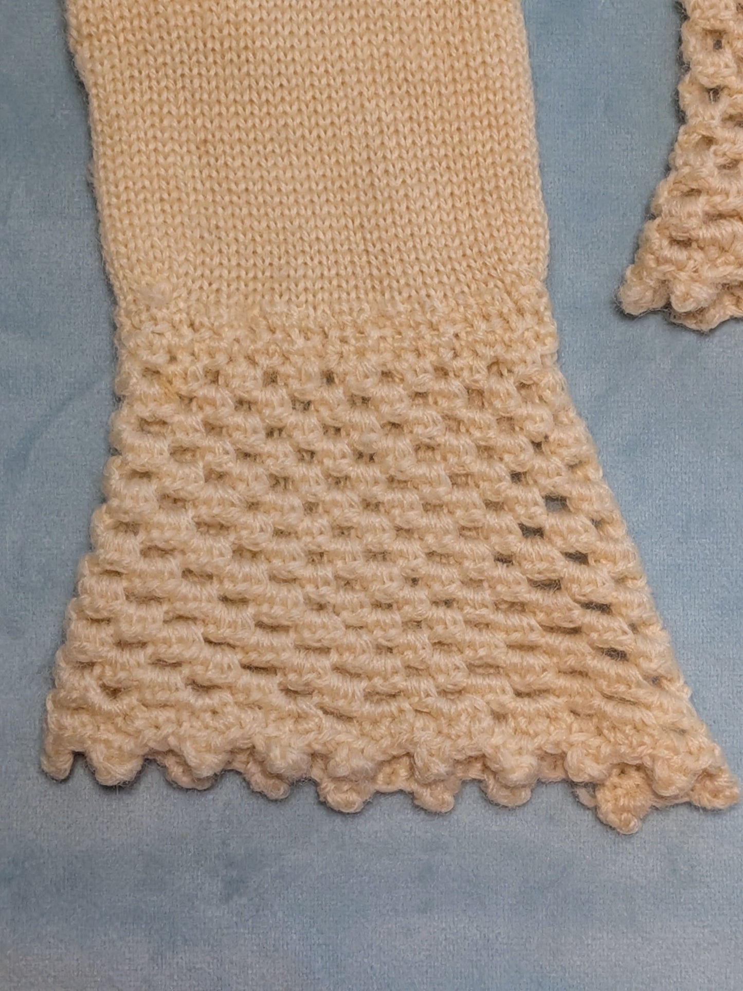 Vintage 1950s Beige Knitted Gloves- Open Weave Wrist Detail